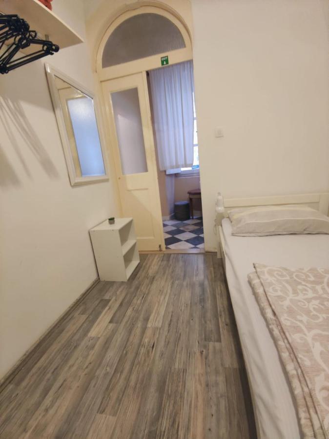 Apartament House Nina *